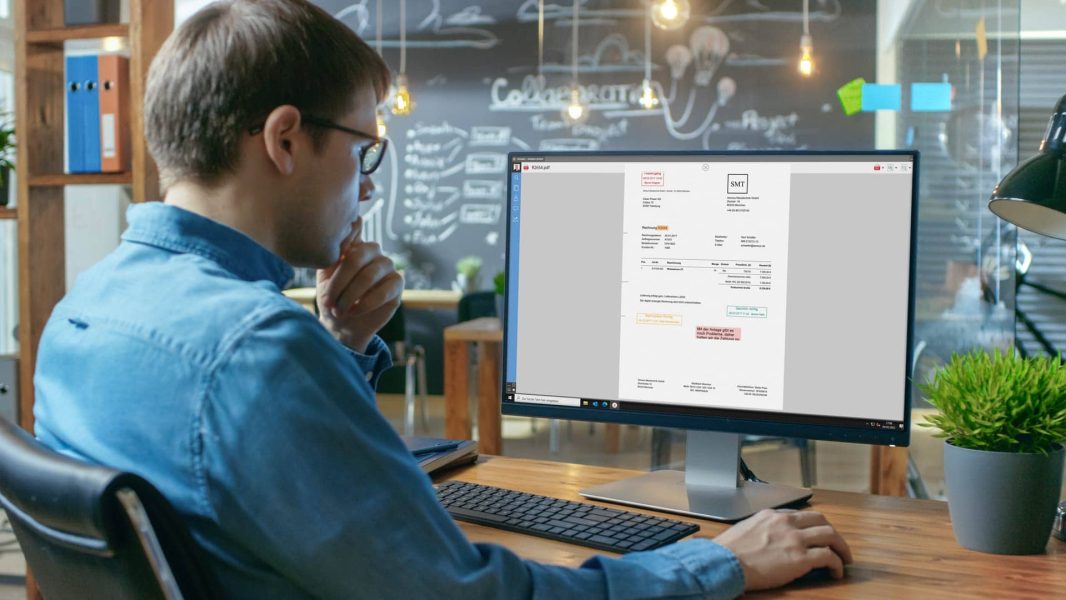 Mockup_NutzeramSchreibtisch